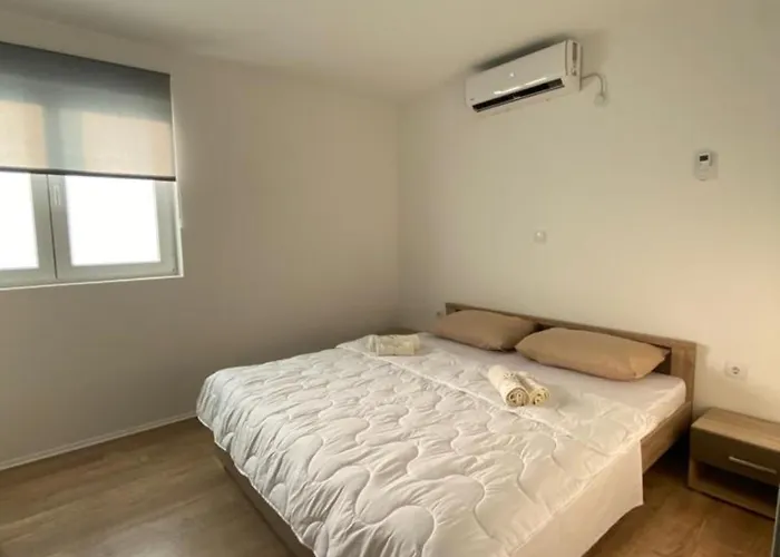 Leonardo Apartment *