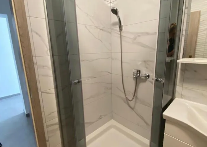 Leonardo Apartment *